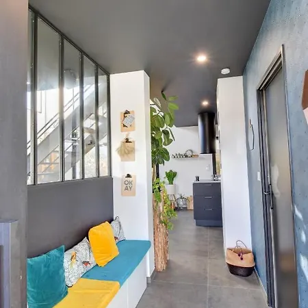 Grande Climatisee - Max 2 Personnes - Avec Sanitaire Complet Privatif Moderne Proche Zenith-atlantis * سانت آيربلان